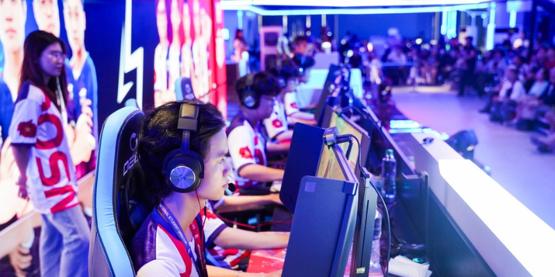 Giúp cải thiện kỹ năng và đạt thành công trong ngành công nghiệp eSports